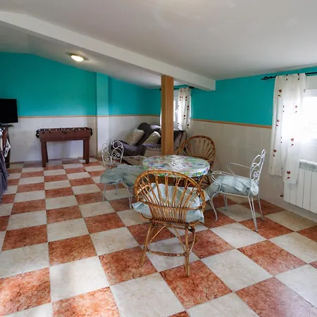 Holiday home Vut Jaci Y Cipri *
